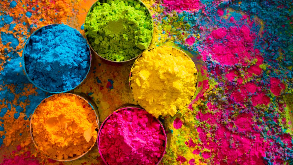 Holi-2025 Holi 2025: Easy Ways to Attract Goddess Lakshmi’s Blessings